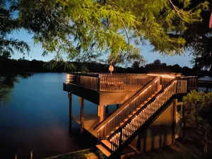 Image of Modern Lakefront Treehouse with Pedal boat, 2 Kayaks, Sun Deck and Arcade