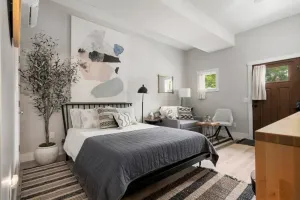 Image of H Studio Close to Downtown, Beaches and Wineries