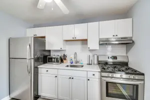 Image of 2 Mi to Dtwn Syracuse: Cozy Updated Apt!