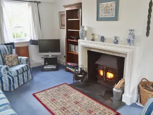 Image of Set in nine acres and enjoying beautiful surroundings and views.