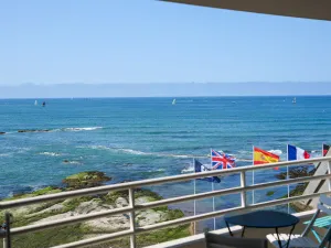 Image of Appartement Face Mer - 2 Chambres, Terrasse, Garage, Wi-Fi - FR-1-197-603