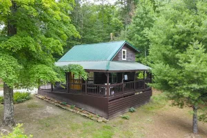 Image of Hot Tub, WiFi & Pet-Friendly - Secluded Family Getaway - Pilot Point - Red River Gorge, Kentucky!