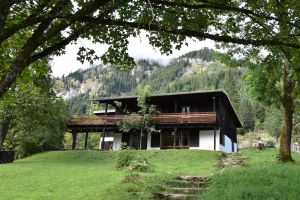 Image of Detached vacation house with view upon the valley, sunny location