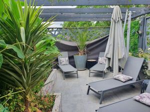 Image of Beautiful architect-designed house with swimming pool, sauna, hammam...