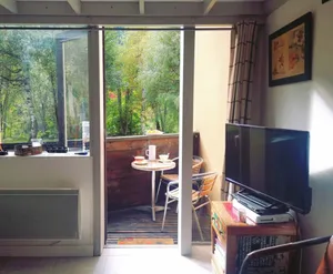 Image of 48m With Balcony And Mountain View!