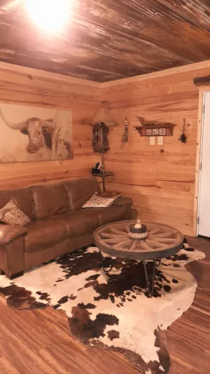 Image of Rustic romantic lakefront cabin!!