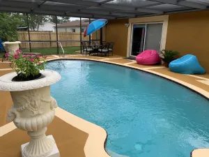 Image of Heated Pool Summer Escape Sun-Splashed 3 BR\/2 BA Getaway