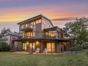 Image of The Jindabyne Lakehouse