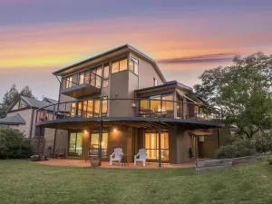 Image of The Jindabyne Lakehouse