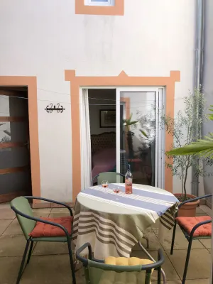 Image of Maison \"marianne\" Avec Court Intèrieure