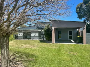 Image of Sun on Sanders - Modern 2 br house close to main street. Pet Friendly Outside