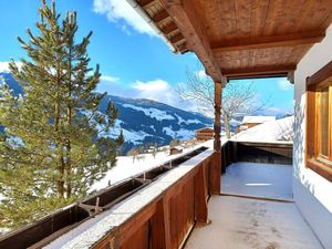 Image of Holiday home with ski storage room and balcony