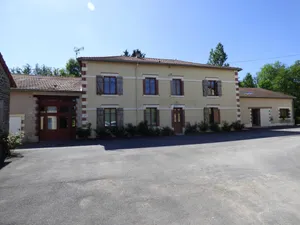 Image of Retraite Champêtre Spacieuse près de Nouart avec Jacuzzi