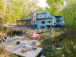 Image of Luxury KING Suites, Lakefront w\/ Dock, HotTub, Watercraft