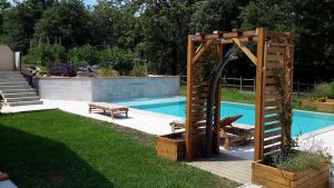 Image of Large Pool under oaks
