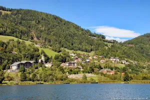 Image of From the mountain to the lake, everything is there in this great vacation apartment