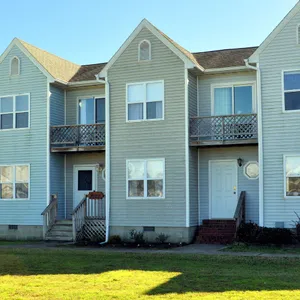 Image of Sunkissed Bliss - 2BR Townhouse - Close to Beach, NO LINENS