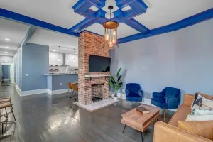 Image of Luxurious 3 BR Apt in the Heart of Springfield