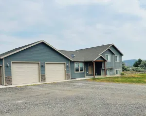 Image of The Grey House is 2 minutes to the Lake 5 minutes to Fox Ridge golf course.