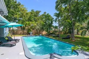 Image of Tropical House 3 Bedrooms with Pool Oakland Park
