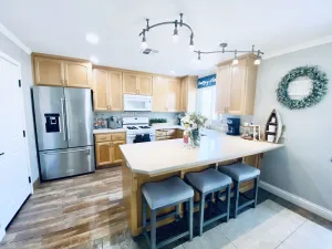 Image of Adorable BEACH HOUSE minutes from the Sand\/Dunes w\/SPA!
