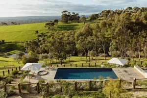 Image of TIMBA - Luxury bush rtreet with pool and spa