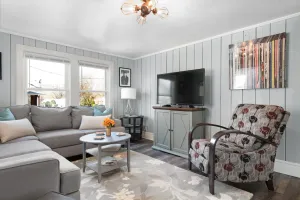 Image of Lake Norman Shabby Chic bungalow in Cornelius close to Davidson