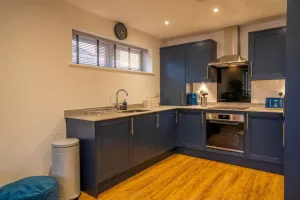 Image of Skyway First Floor Apartment is a 2 bedroom apartment with parking in Three Bridges