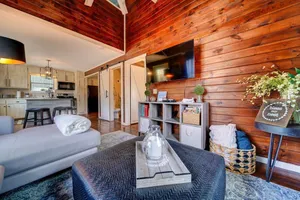 Image of Creekside Cottage king Bed Frada's Nest  Casual Elegance