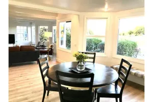 Image of Cheerful 3 bedroom house right on the golf course.