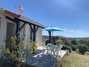 Image of Cozy House with Garden near Thermes du Connétable - 2 BR, Fully Equipped, WiFi, Sleeps 4