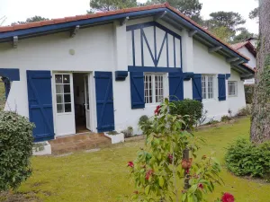 Image of Villa LA TEIGNOUSE entre lac et océan terrasse et jardinet pour 6 personnes