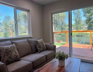 Image of Deluxe Cabin 5 - Rogue River Resort