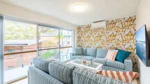 Image of Thurlow Lodge, 7,6 Thurlow Avenue - Beautifully styled unit with WiFi, views and a pool