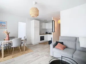 Image of Appartement à 50m de la plage avec balcon, animaux acceptés - FR-1-236-64