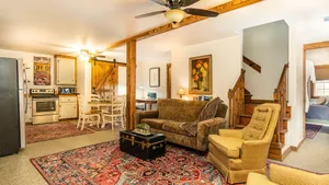 Image of Cozy & Comfortable Carriage House
