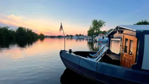 Image of Hausboot \"lütje\" - Urlaub auf dem Wasser