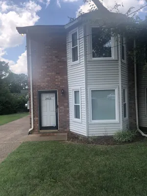 Image of Beautiful renovated townhouse ten mins from downtown