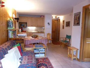 Image of Quiet 2-Room Cabin Apartment with Balcony and Garage in Les Houches