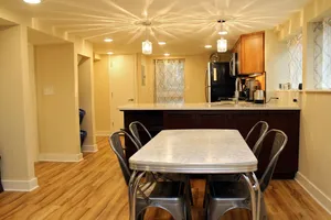 Image of Large Alberta Arts Studio with Full Kitchen!