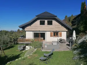 Image of Large family home between lakes and mountains