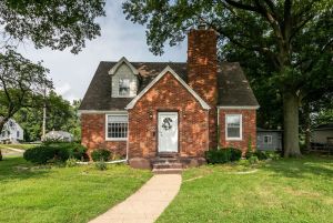 Image of Brick B&B - Entire House in Downtown Edwardsville