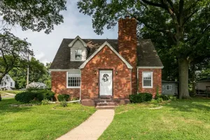 Image of Brick B&B - Entire House in Downtown Edwardsville