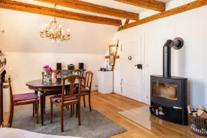Image of Apartment 'Kleiner Hof Rosenrot' with Private Terrace, Shared Garden and Wi-Fi