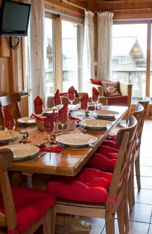 Image of Lovely chalet, great location, sleeps 8 \/9 people!