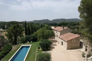 Image of property in les baux de provence, private pool, magnificent view, ideal for 10 people in the alpilles.
