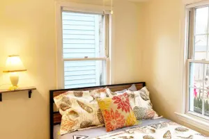 Image of Renovated 2Bd Cottage 10min walk to Beach. Pets Ok