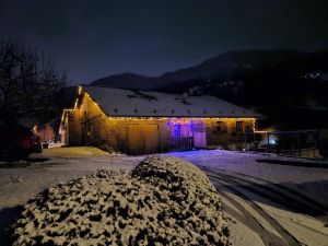 Image of Chalet LE BOIS DU ROC with large jacuzzi