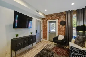 Image of ✨Stay Here✨5 Minutes Downtown✨Comfy Foam Beds✨W&D✨