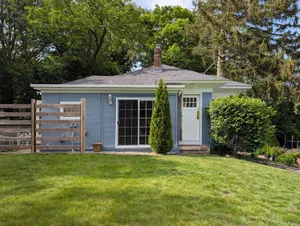 Image of Weymouth Hill Station. Hillside cottage retreat with water views